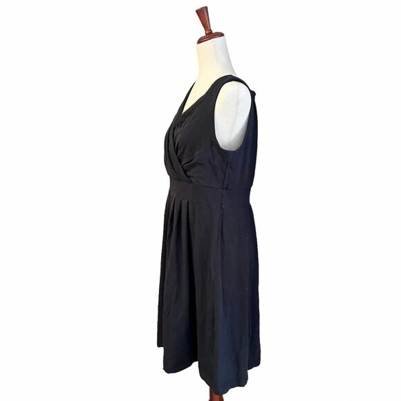 Lands End Dress‎ Size Medium Women's Black Sleeveless V-Neck Soft Knit Fit Midi - Picture 4 of 10